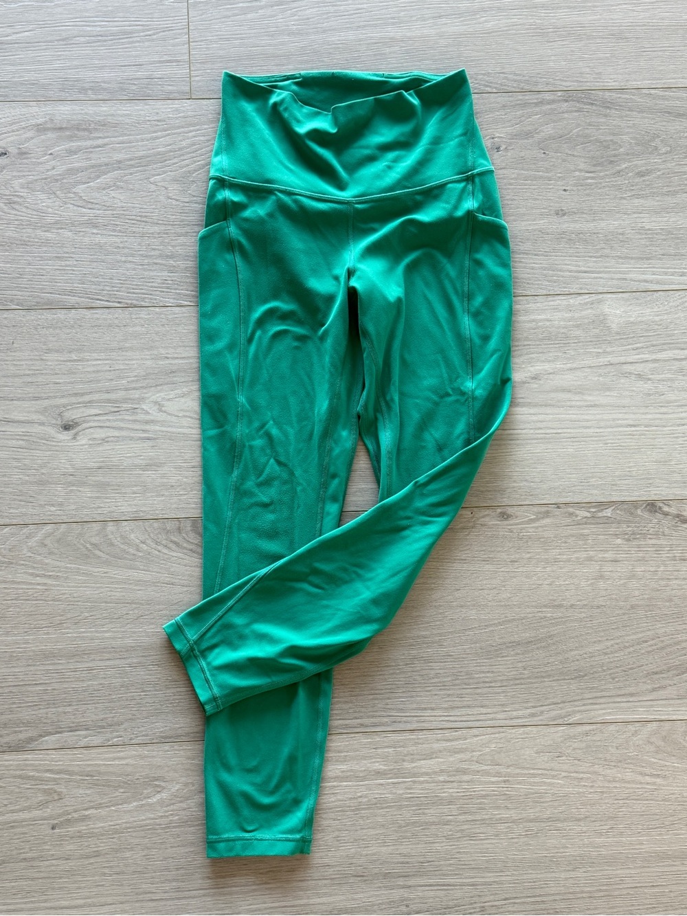 Lululemon Align High Rise Pant with Pockets 25"
Raceway green size 4